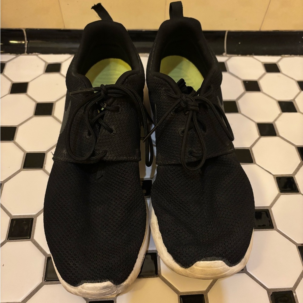 Nike Men's Roshe run Shoes